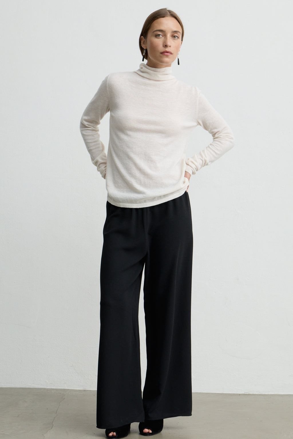 Funnel Wool/Cash Turtleneck