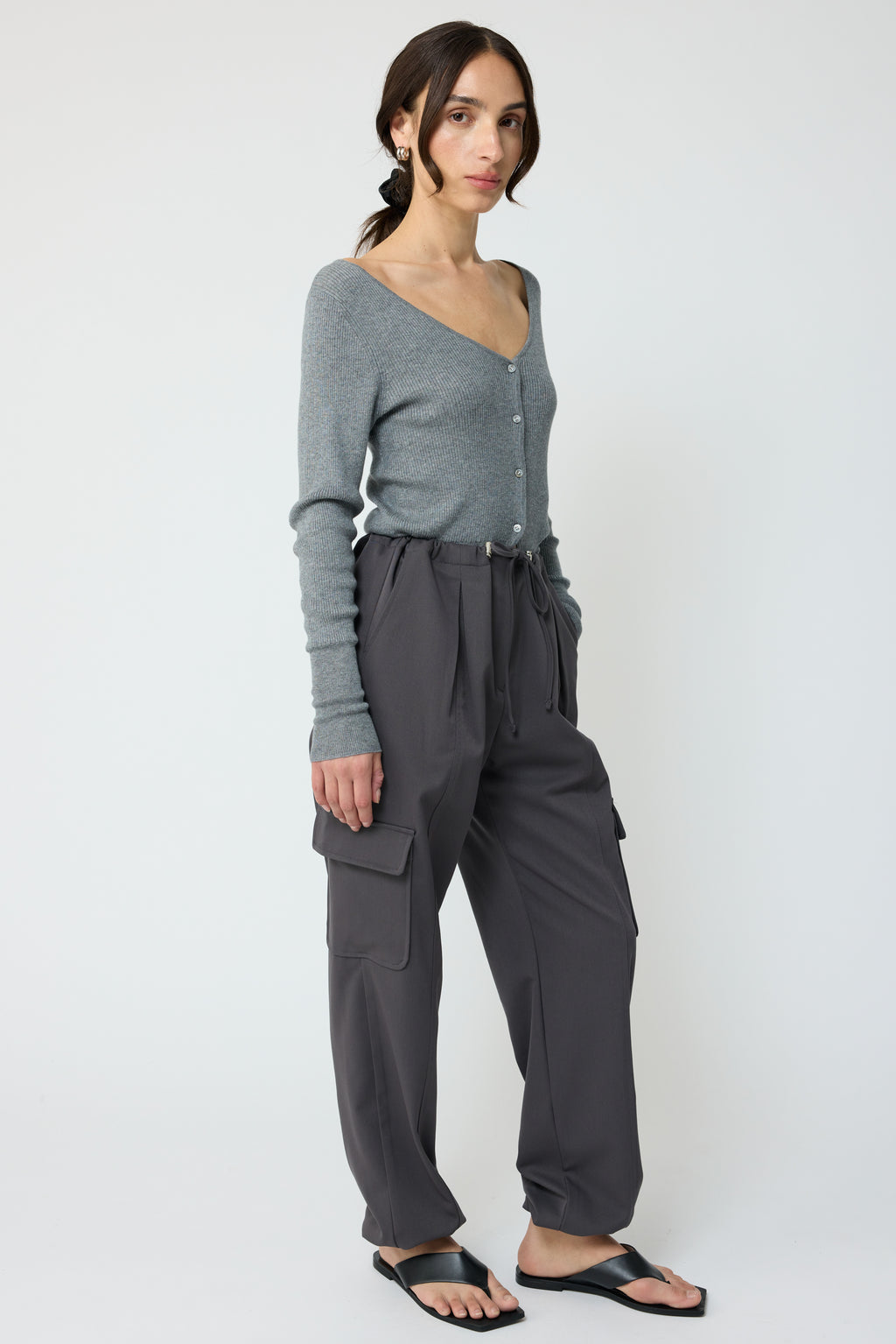 Cropped V Neck Cardigan - Almina Concept 