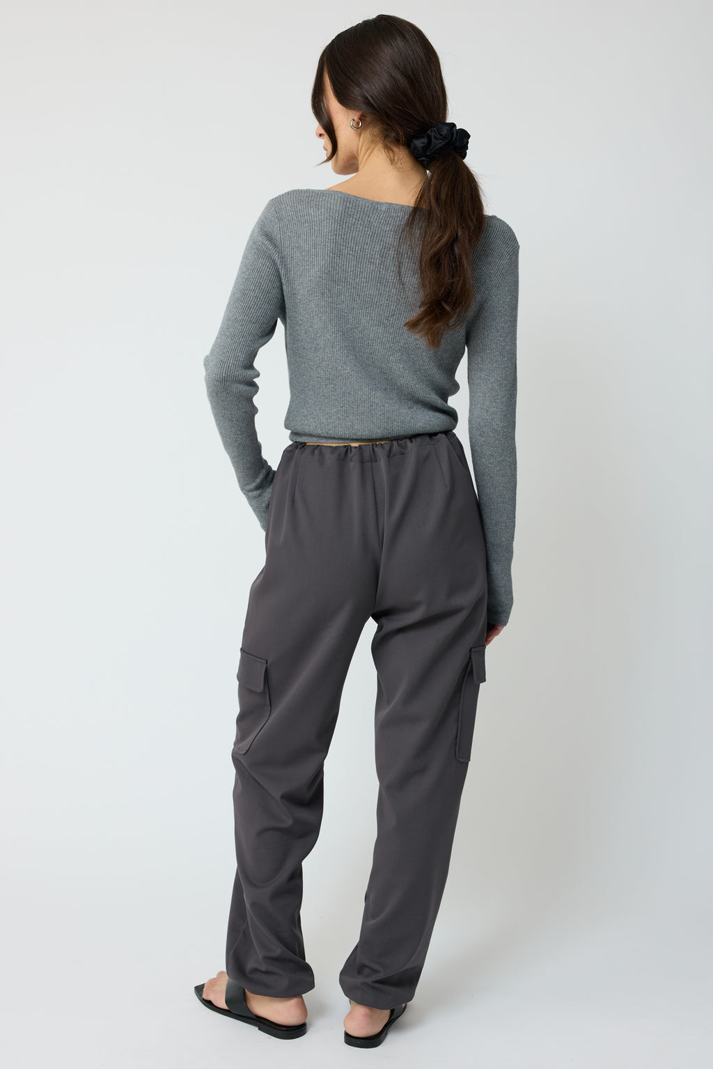 Cropped V Neck Cardigan - Almina Concept 
