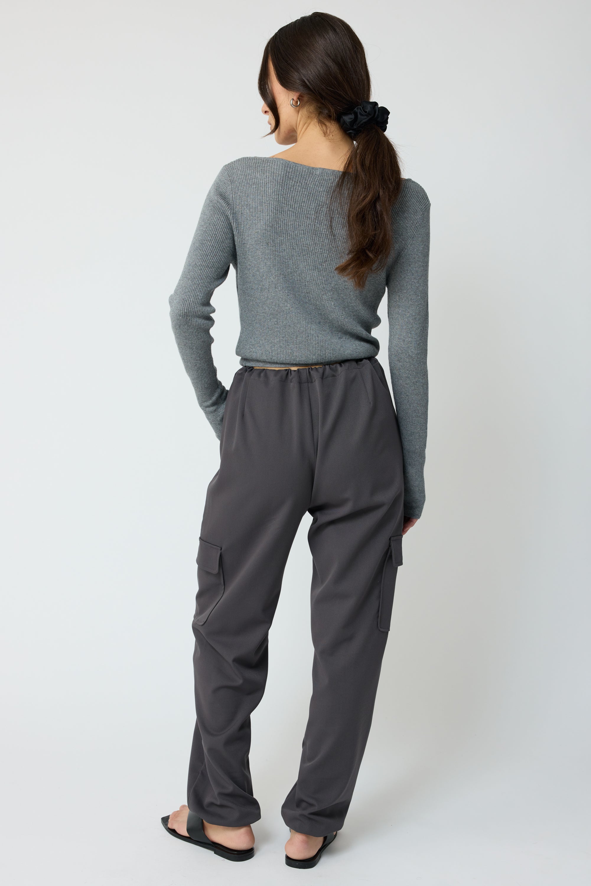 Cropped V Neck Cardigan - Almina Concept 