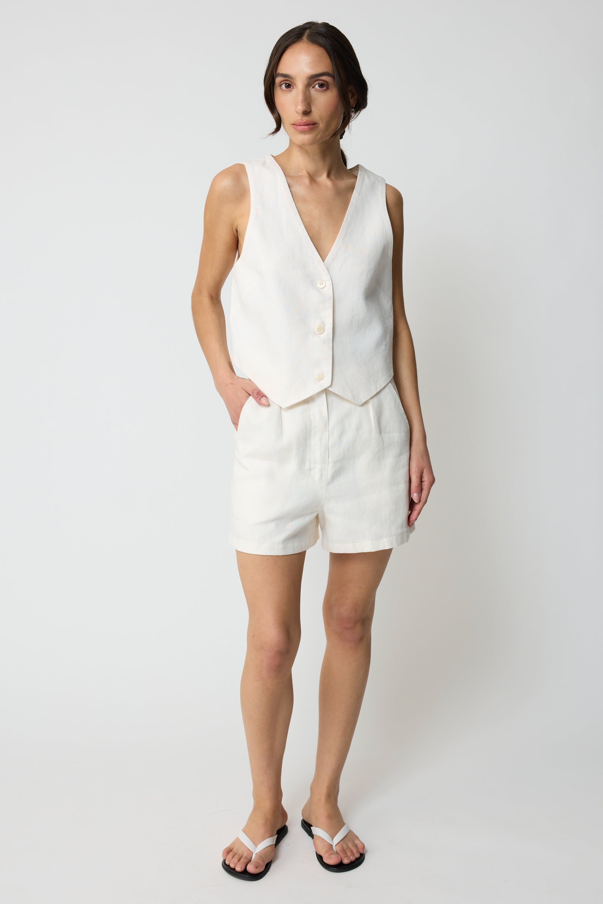 Linen Pleated Shorts - Almina Concept 