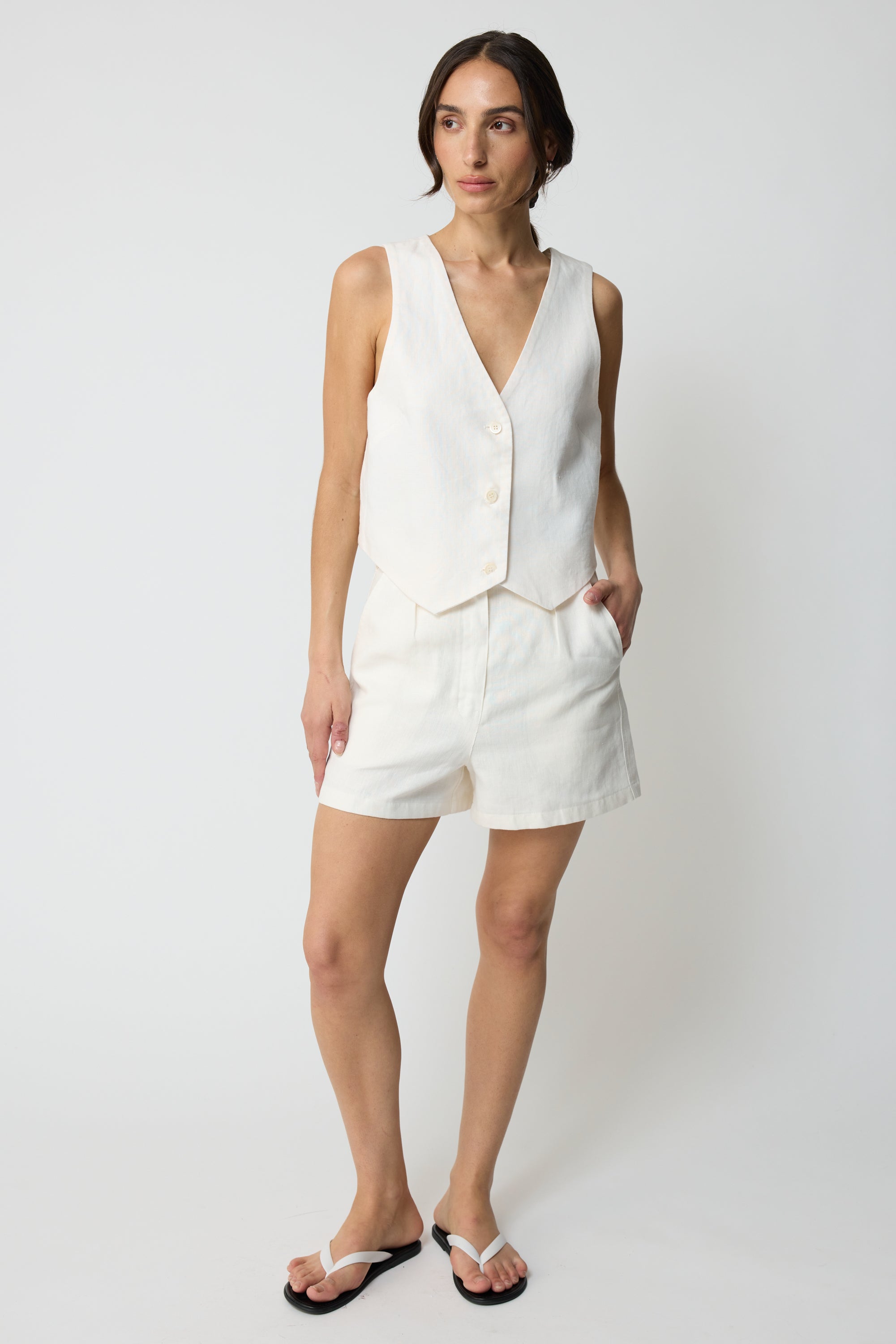 Linen Pleated Shorts - Almina Concept 