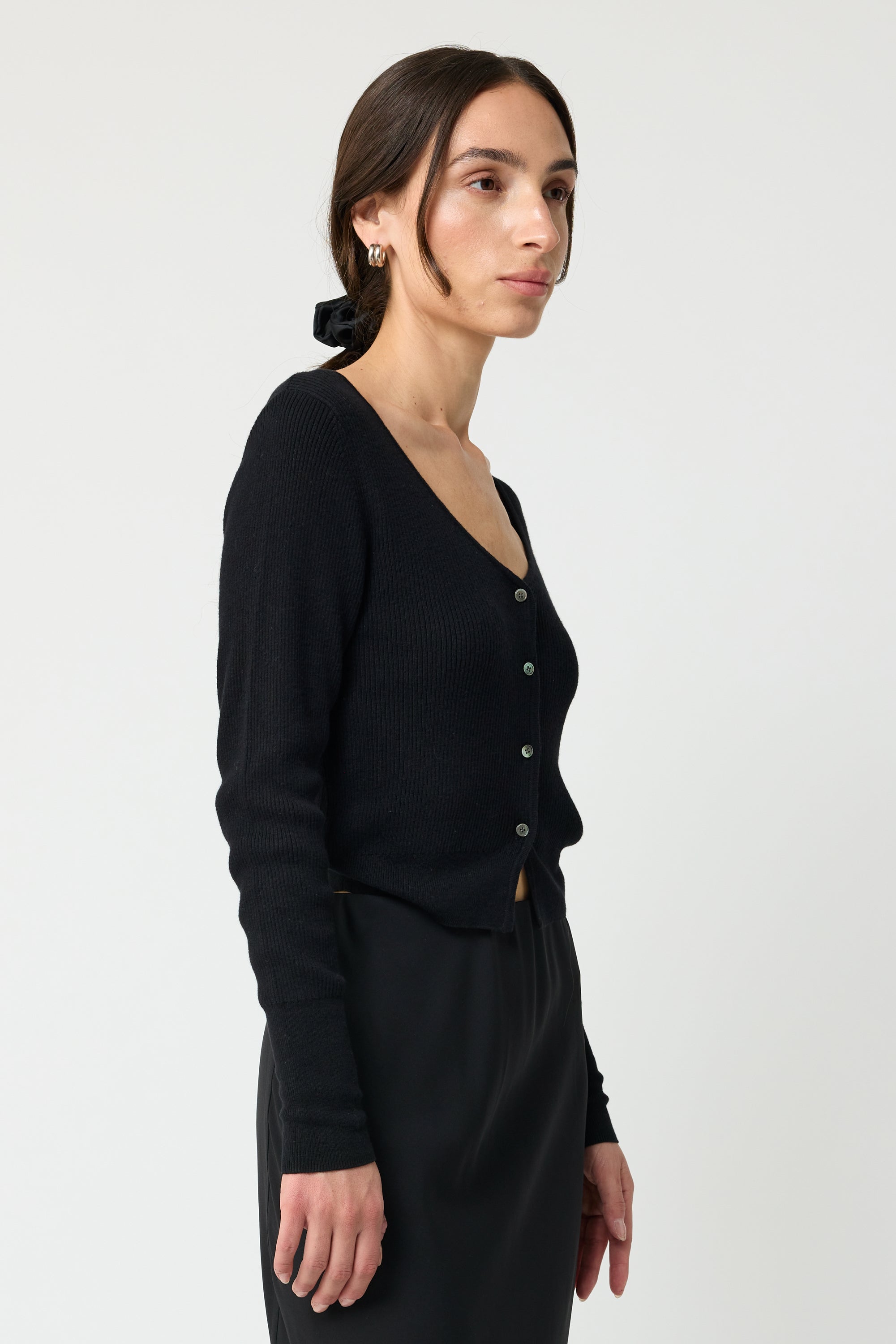 Cropped V Neck Cardigan - Almina Concept 