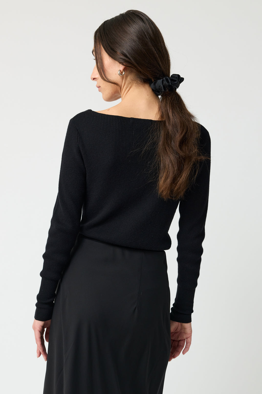 Cropped V Neck Cardigan - Almina Concept 