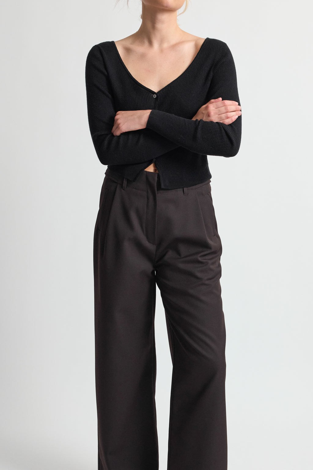 Cropped V Neck Cardigan - Almina Concept 