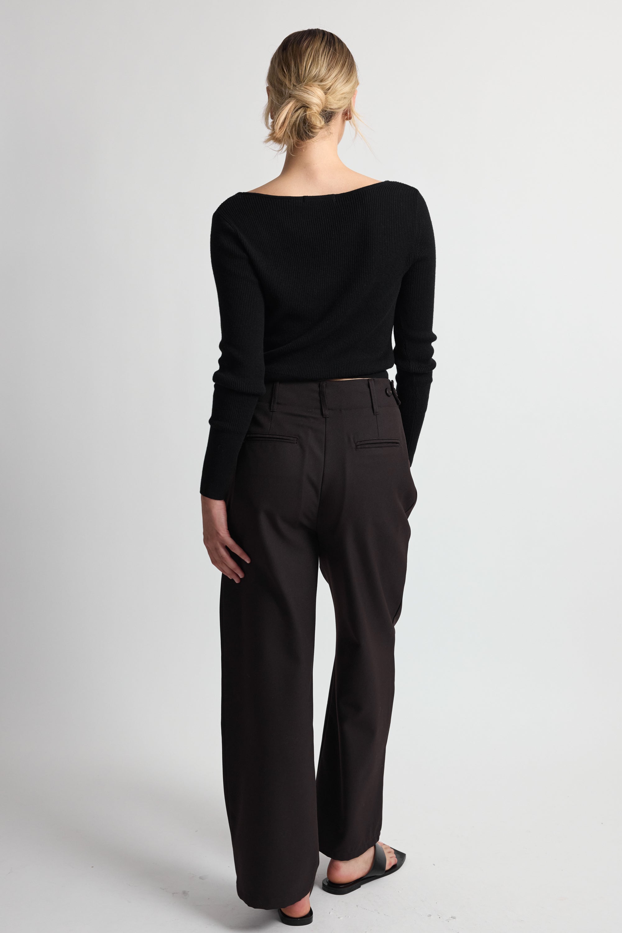 Cropped V Neck Cardigan - Almina Concept 