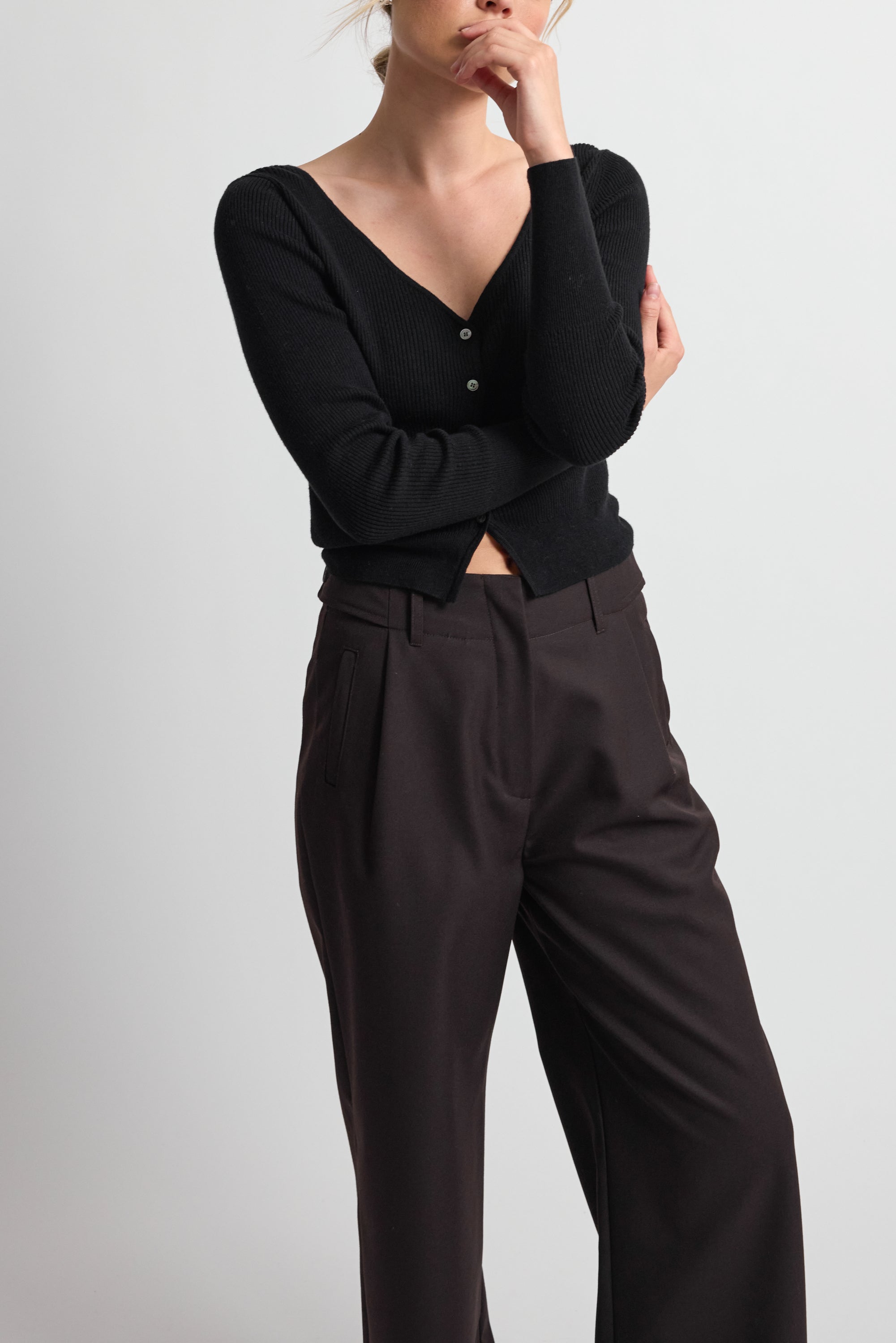 Cropped V Neck Cardigan - Almina Concept 