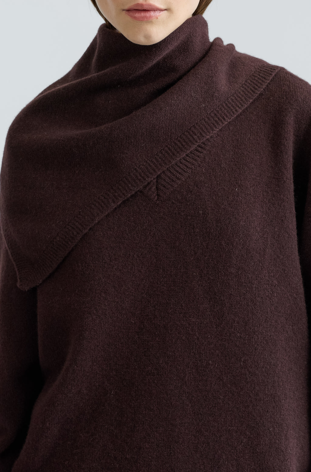 Triangle Neck Scarf - Almina Concept 