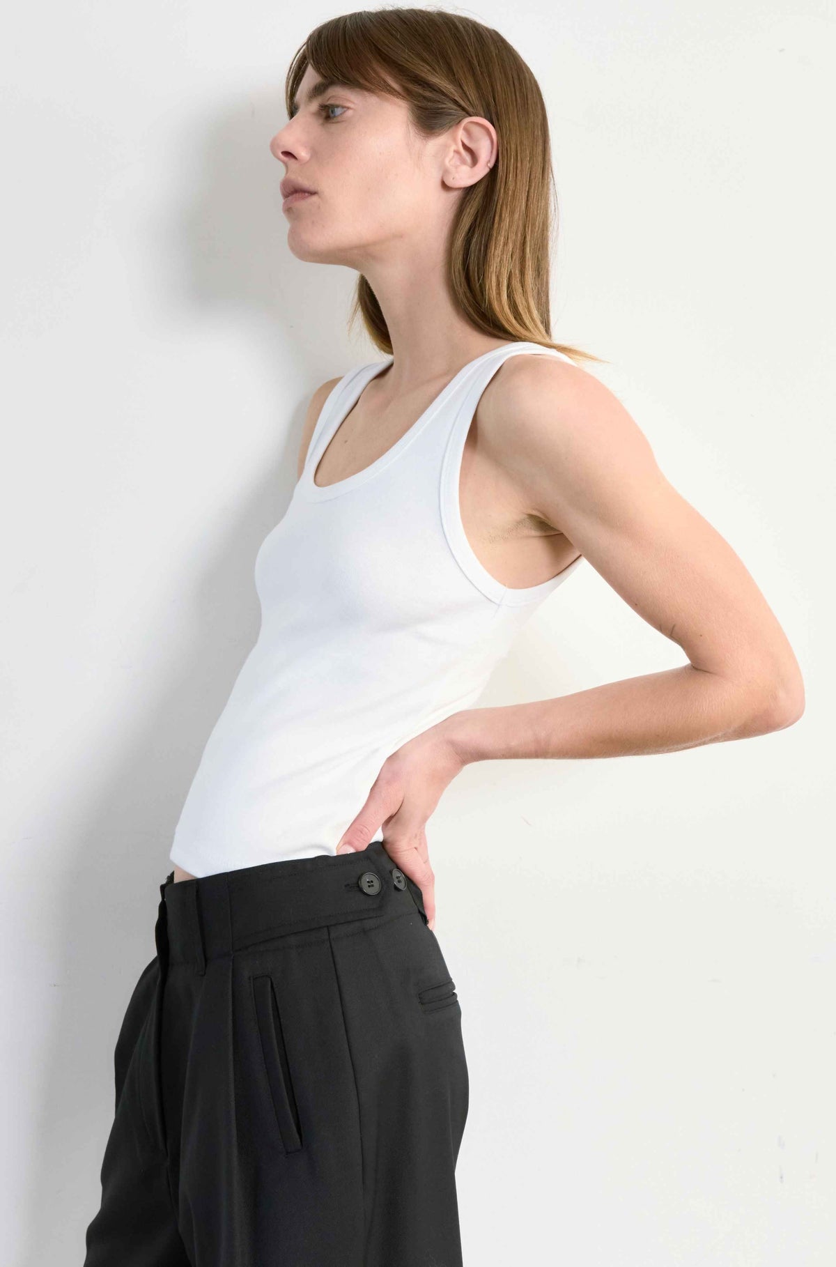 U Neck Tank – Almina Concept